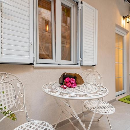 Angulus Apartman Zára Kültér fotó