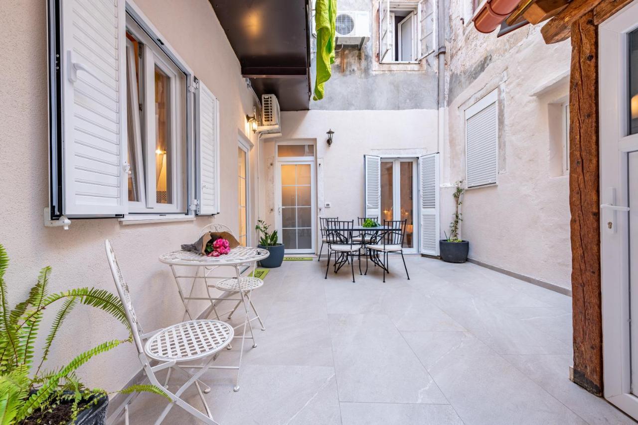 Angulus Apartman Zára Kültér fotó