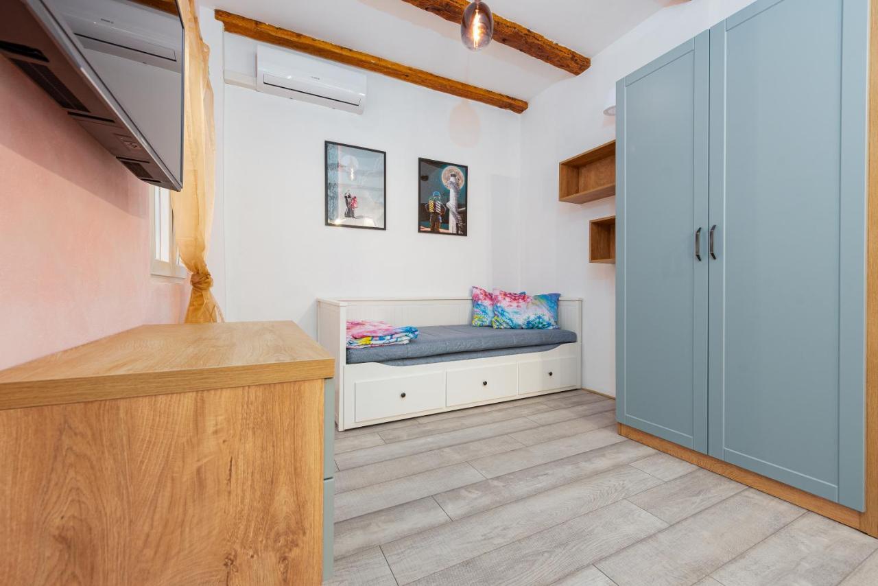 Angulus Apartman Zára Kültér fotó