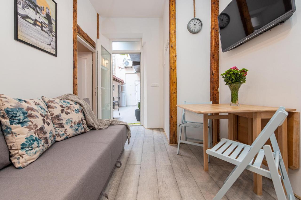 Angulus Apartman Zára Kültér fotó