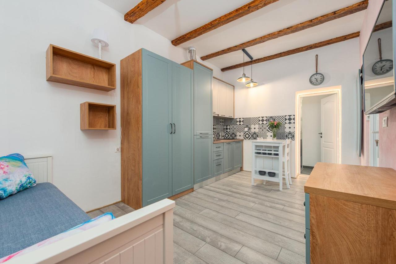 Angulus Apartman Zára Kültér fotó